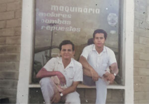 Fundación de Almacén Bombas por José Manuel Restrepo Restrepo en Apartadó